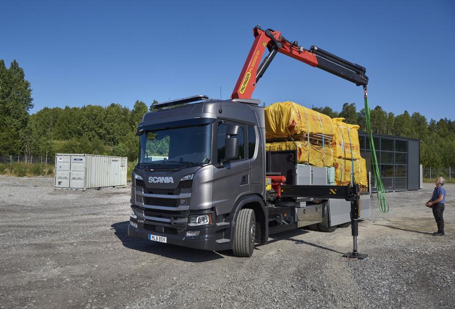  Scania G 410 6x2 Flatbed with Crane 2017 года  (фото 1 из 4)